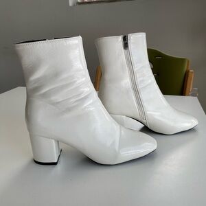 White block heel mid length boots size 38 like new